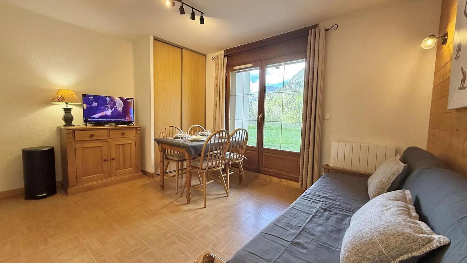 Appartement Cosy A Flumet Avec Parking Et Piscine - Fr-1-603-121